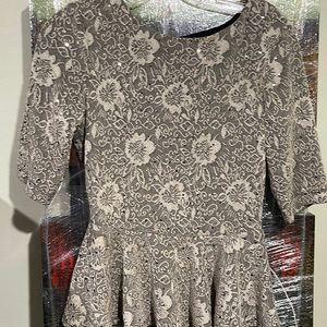 Gold Top w/ Sequins. Size S. Great Condition